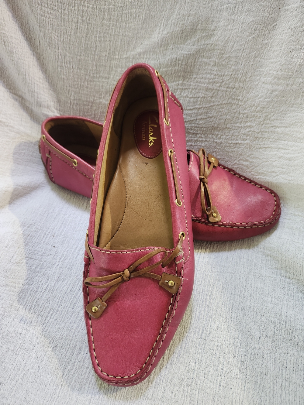 Clarks Women’s Pink Leather Moccasin Loafers with Tan Bow